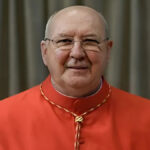 Conheça o cardeal Kevin Farrell, camerlengo da Igreja Católica