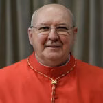 Conheça o cardeal Kevin Farrell, camerlengo da Igreja Católica