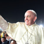 Papa Francisco tem crise respiratória e passa por transfusão de sangue, diz boletim médico