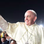 Papa Francisco tem crise respiratória e passa por transfusão de sangue, diz boletim médico