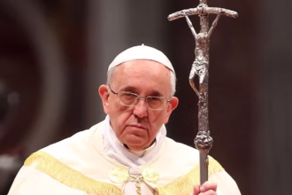 'A situação do Papa é grave, mas não comprometida', diz pneumologista italiano