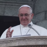 Papa Francisco responde à terapia, mas ainda não está fora de perigo, dizem médicos