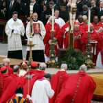 O que acontece após a morte do Papa? Entenda o passo a passo segundo a Constituição Dominici Gregis