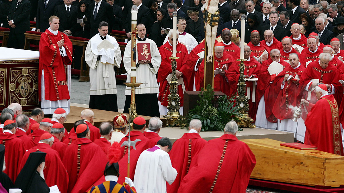 O que acontece após a morte do Papa? Entenda o passo a passo segundo a Constituição Dominici Gregis