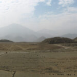 Arqueólogos descobrem pirâmide de civilização antiga nas Américas, no Peru