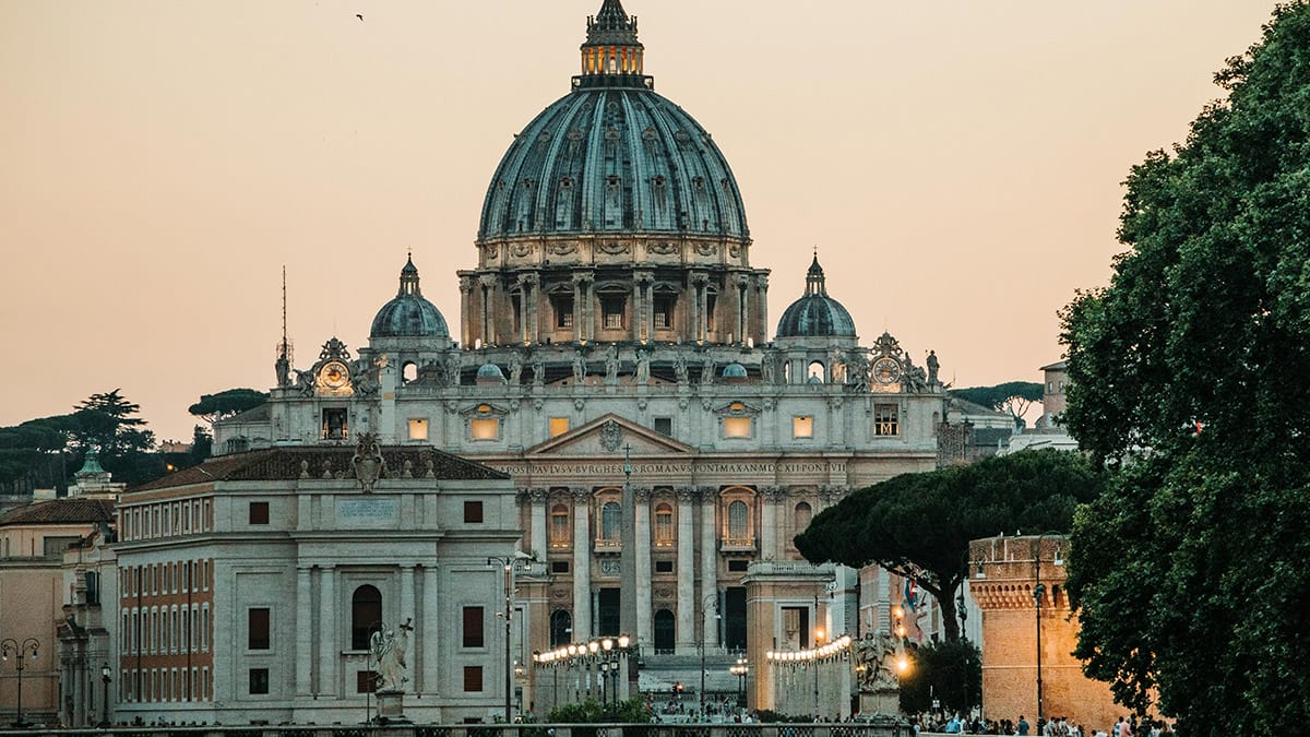 Conclave para escolher novo papa começa no dia 7 de maio