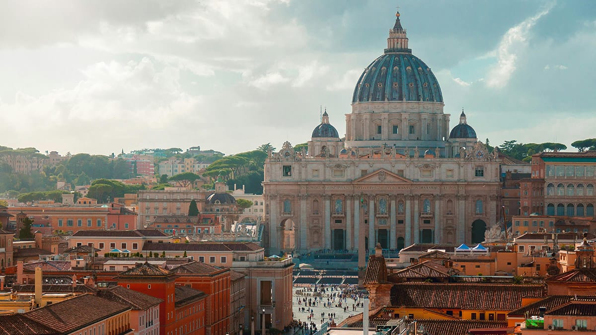 Cardeais em votação na Sistina