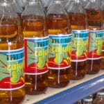 Conheça a cajuína, o sabor do Nordeste