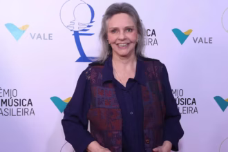 Morre a cantora Angela Ro Ro aos 75 anos