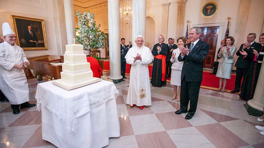 Papa Bento XVI jamais usou sapatos Prada