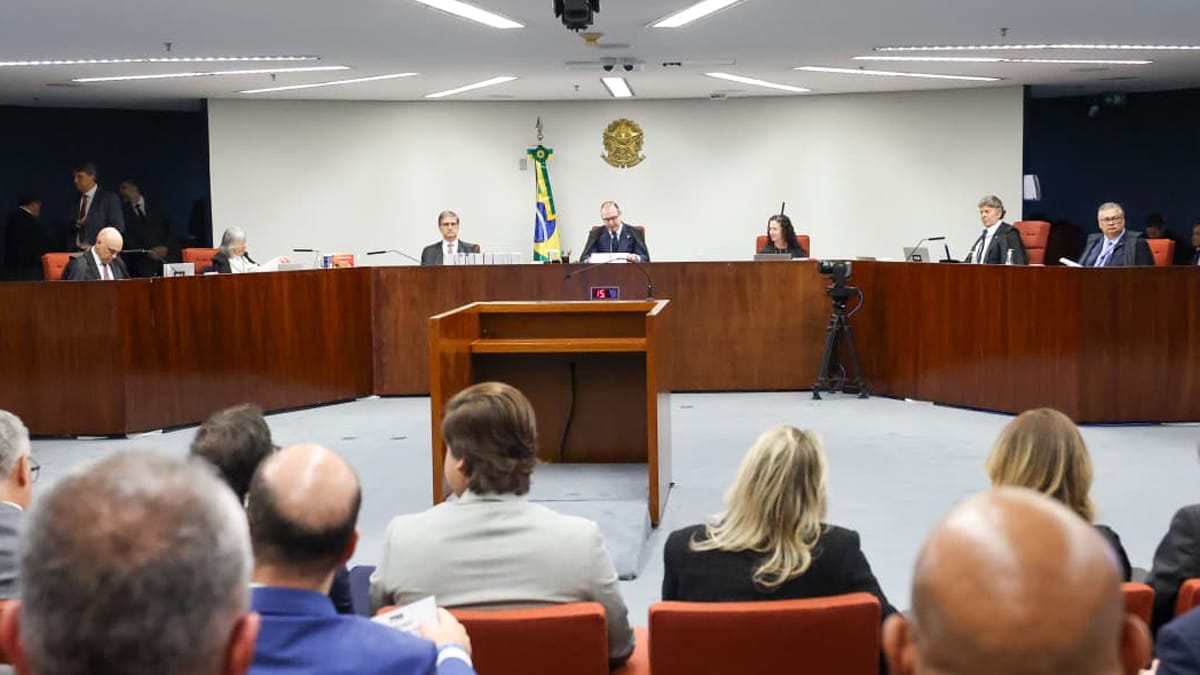 STF forma maioria para condenar ex-presidente Jair Bolsonaro
