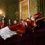 Conheça os ritos do funeral papal