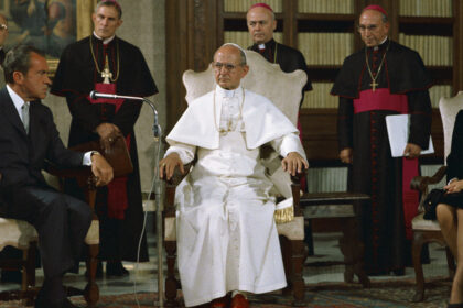 Papas e suas histórias: as biografias