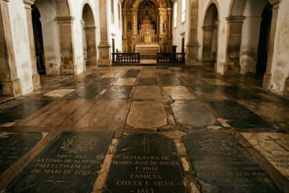 Por que fidalgos eram sepultados em igrejas?