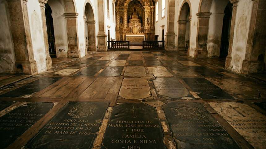 Por que fidalgos eram sepultados em igrejas?