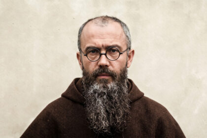 O sacrifício de São Maximiliano Kolbe no campo de Auschwitz