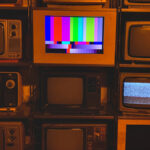 A invenção da televisão e sua evolução tecnológica global