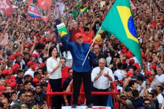 Luiz Inácio Lula da Silva é reeleito presidente do Brasil